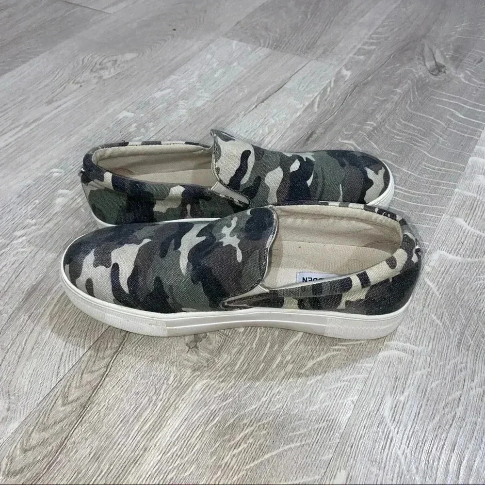 Steve Madden slip on camouflage women’s sz8.5. - Picture 7 of 7